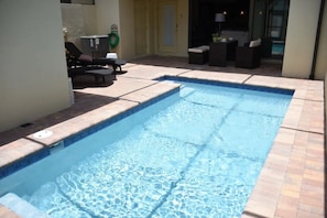 Hồ bơi