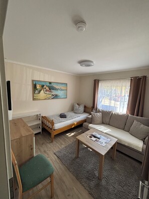 Living area - Vrbo Property (Königs Wusterhausen)