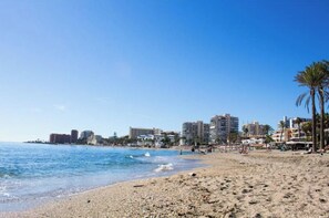 Beach - 3-bedroom, 2-bathroom apartment with private parking (Benalmádena)