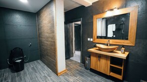 Bathroom - skojet boutique hotel (Cyuve)