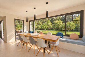 Dining - Vrbo Property (Pyla-sur-Mer)