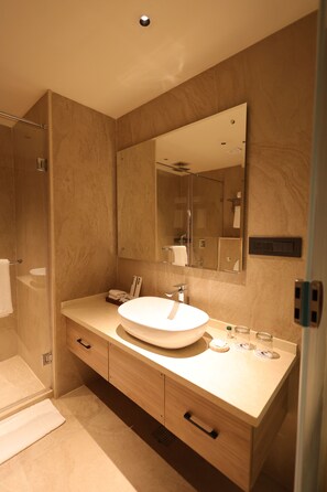Bathroom - Comfort Inn Cozy Stays - Dehradun (dehradun)