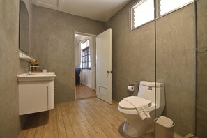 Bathroom - Vianna House of Wellness Chiangmai (Chang Wat Chiang Mai)
