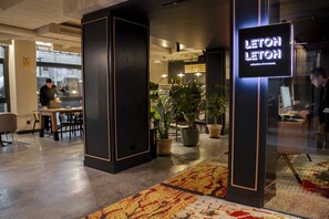 Lobby - LETOH Ribeira (Porto)
