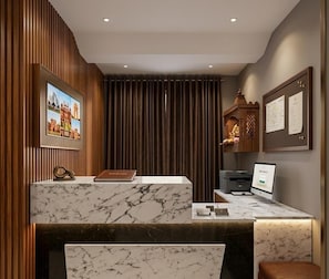 Quầy tiếp tân