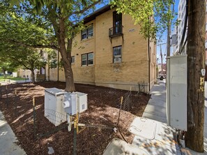 Property grounds - Delightful 1-bedroom condo in vibrant Denver perfect for your stay (Denver)