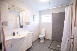 Bathroom - Heinagerði 10A (Thorshavn)