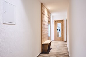 Interior - Apartment 'Huberhof - Huiba' with Mountain View, Balcony and Wi-Fi (Santo Stefano)