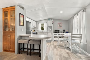 Interior - A Cozy Place - Country/Beach Living (Beaufort)