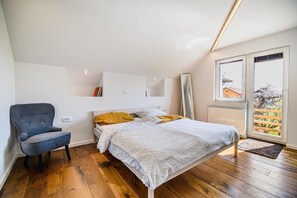Room - Mountain View Apartment with Sauna (Kranj)