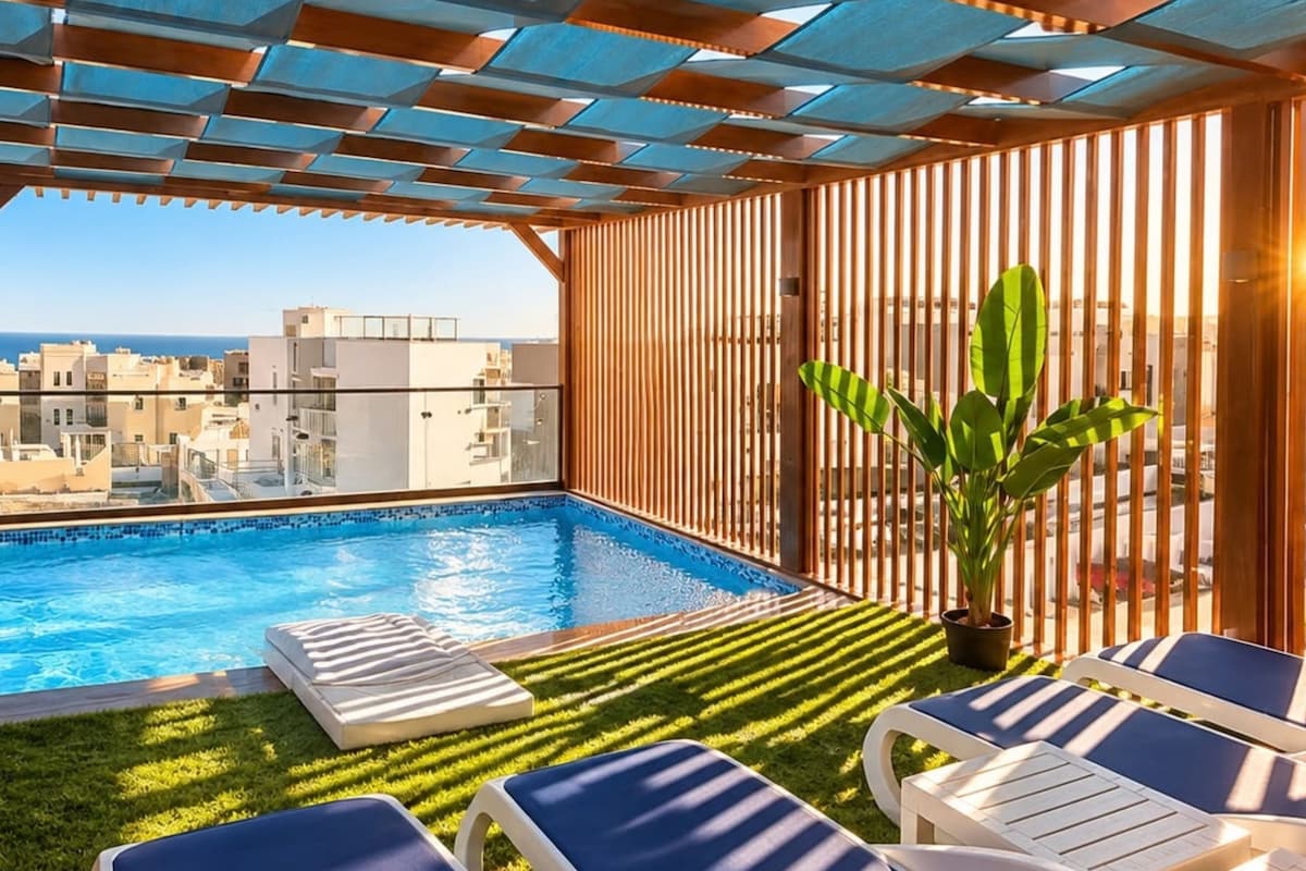 Private pool