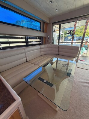 Interior - Vrbo Property (Melres)