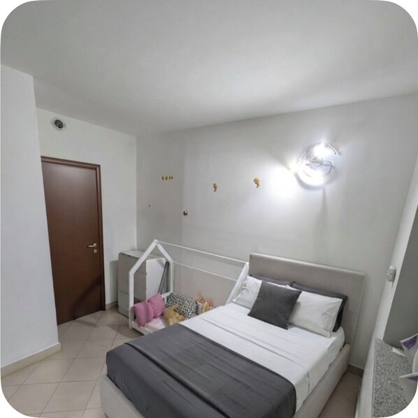 Room - Vrbo Property (Milano)