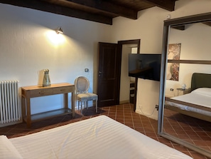 Room - Vrbo Property (Perfugas)