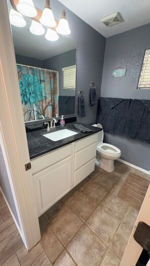 Bathroom - Tropical oasis on golf course located on quiet cul de sac in Mesa Del Sol. (Yuma)