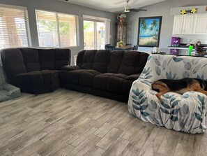Living area - Tropical oasis on golf course located on quiet cul de sac in Mesa Del Sol. (Yuma)