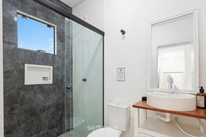 Bathroom - Apt. w/ Balcony & Parking in Condo. Icr0101 (Barra Velha)