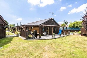 Exterior - Escape to your own New Forest sanctuary (Southampton)