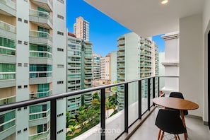 Outdoor dining - Studio in Condo. w/ Pool & City View Ffs0704 (Itapema)