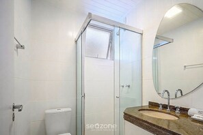Bathroom - Apt. in Condo. w/ Pool & City View Coi0301 (Florianópolis)