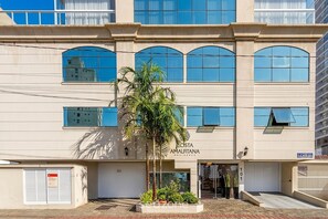 Exterior - Apt. w/ Priv. BBQ & sea View Cof1101 (Porto Belo)
