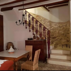 Dining - Country House 'La Creu' in the mountains with terrace (Alpatró)