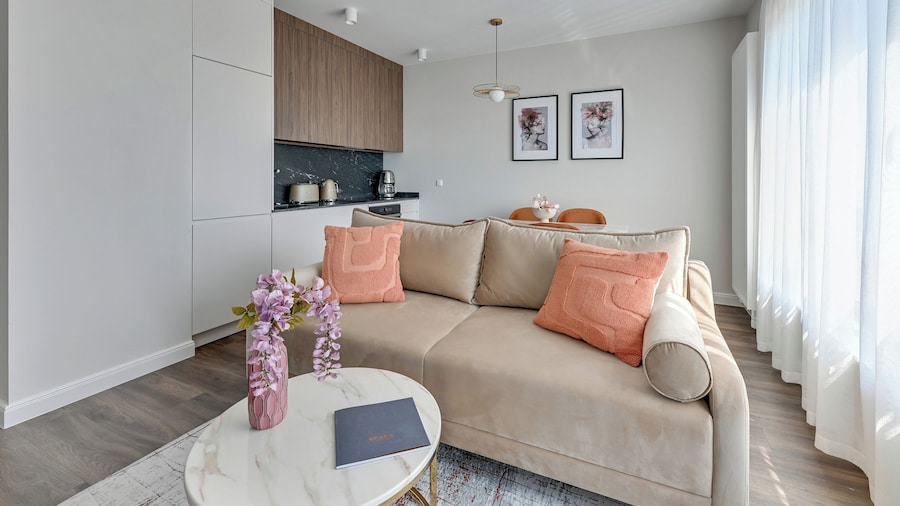 Old Town Scala suites C with Parking
