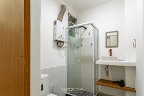 Bathroom - Studio in Condo. nr. Beach Pau0116 (Rio de Janeiro)
