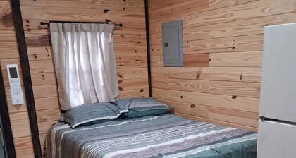Peaceful Fishing Cabin with Fishing Privileges on 5-acre Lake