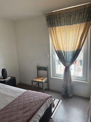 Room - Vrbo Property (Lille)