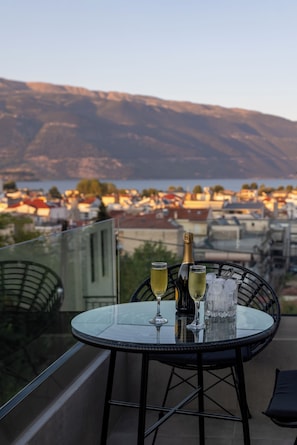 Outdoor dining - Odyss Residence Ioannina (Ioannina)