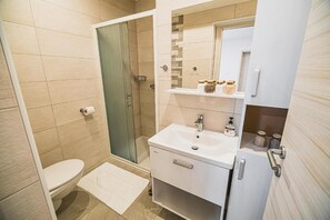 Bathroom - Gotar Apartment with Garden (Kobarid)