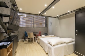 Room - Girassol by Bhomy (São Paulo)