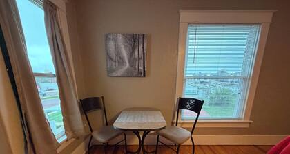 1 Bedroom Unit with King Size Bed