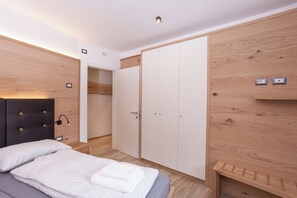 Room - Vrbo Property (Trentino-Alto Adige)