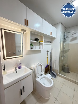Bathroom - Room-relax, Unwind & Enjoy Iloilo IN STY (Iloilo)