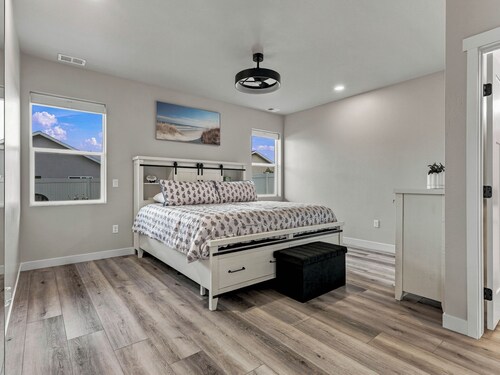 Newly built and modern 4-bedroom house with all amenities in cool Grand Junction