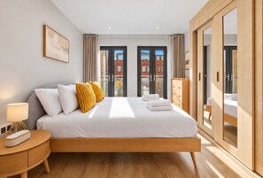 Room - City Double IX - Stylish 2BR home in the City (London)