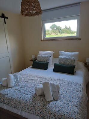 Room - Vrbo Property (Bains-sur-Oust)