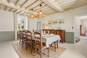 Dining - Vrbo Property (Ver-sur-Mer)