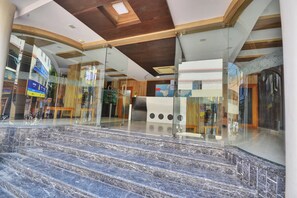 Lobby - Townhouse Coastal Grand Hotels  (Coimbatore)