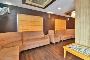 Living area - Townhouse Coastal Grand Hotels  (Coimbatore)