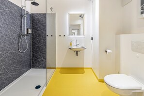 Bathroom - Studio with a private terrace | Karmelitermarkt (Wien)