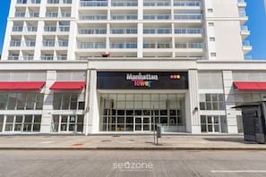 Exterior - Well-located Studio in Condo. Man0603 (Curitiba)