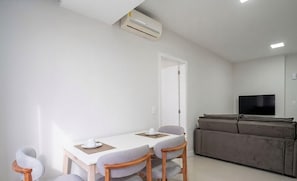 Dining - Apt. w/ Priv. BBQ 710m From the Beach Pnm0302 (Florianópolis)