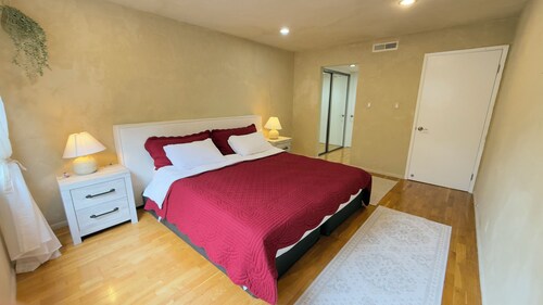 Entire Rental Unit in Downtown Palo Alto