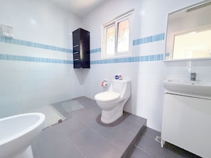 Bathroom - VILLAS and APARTMENTS playa LOS CORALES (Bavaro)