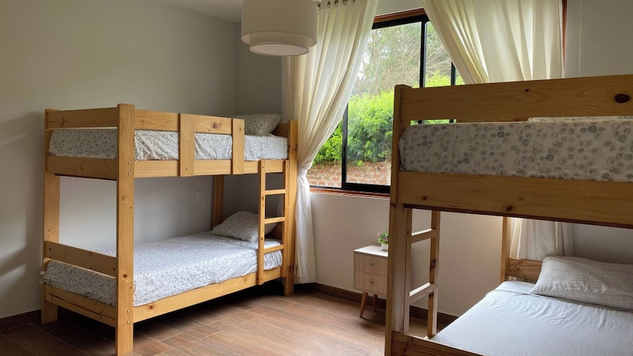 Spacious Home 4BR with Pool in Pachacamac