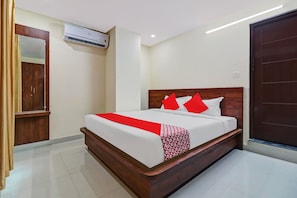 Room - Hotel O Silver House Near Mantri  (Bangalore)