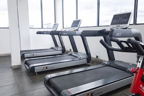 Fitness facility - Cozy 1-bedroom apartment in charming Nairobi with fitness room (Nairobi)
